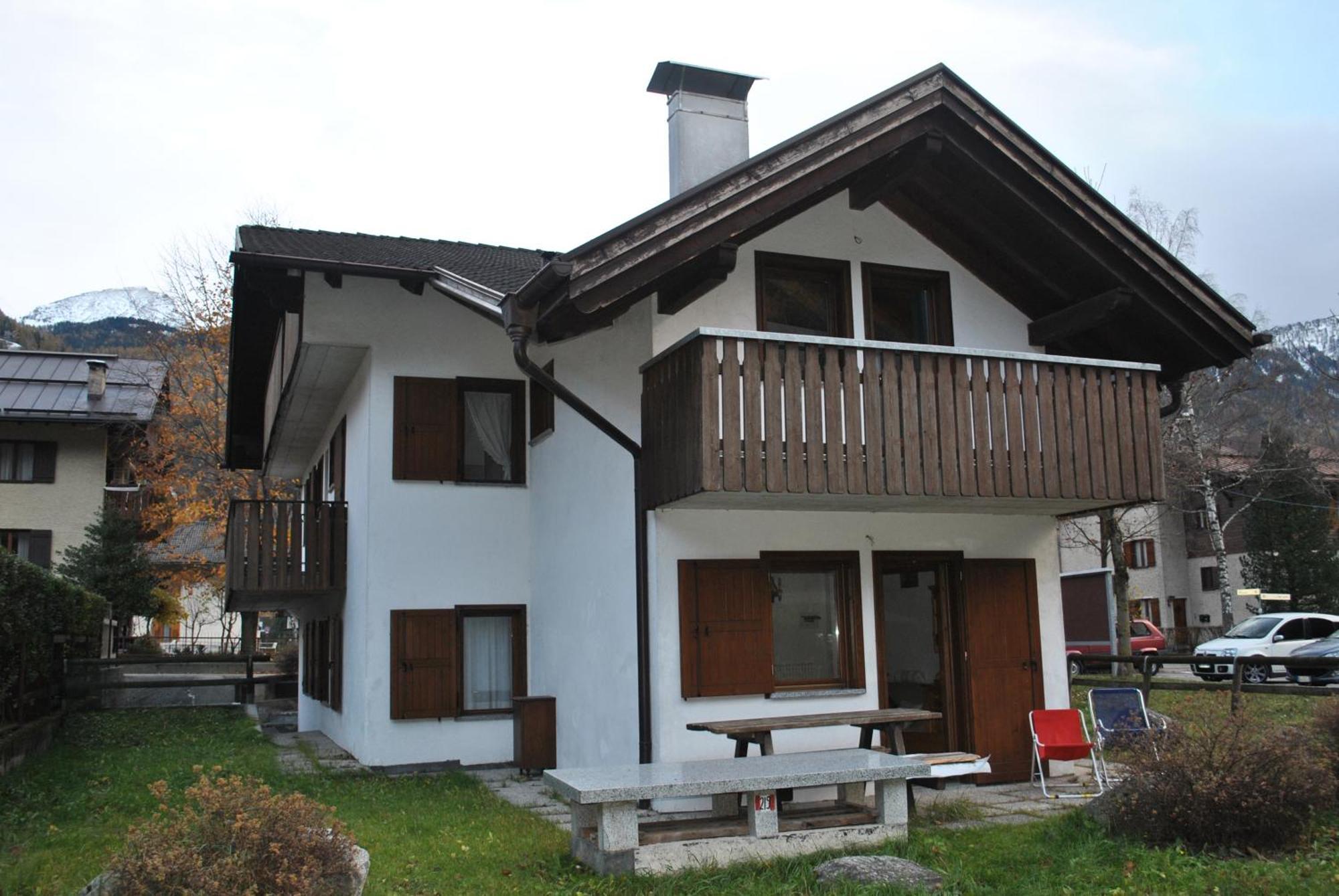 La Pineta - Appartamenti In Villetta Пинцоло Екстериор снимка