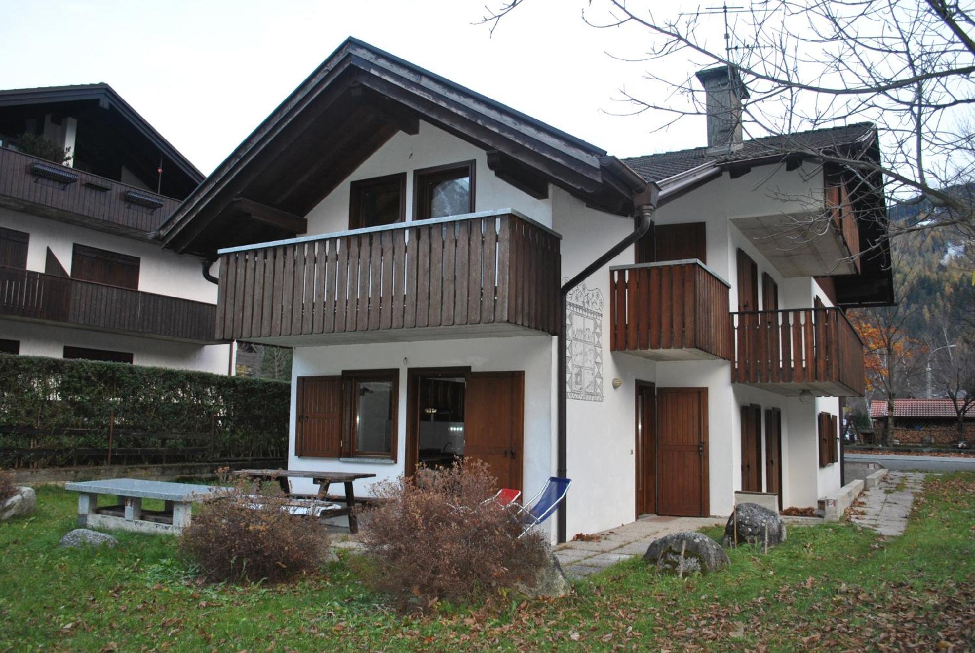 La Pineta - Appartamenti In Villetta Пинцоло Екстериор снимка